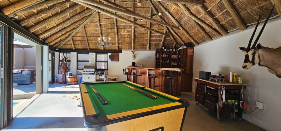 6 Bedroom Property for Sale in Hartbeesfontein North West